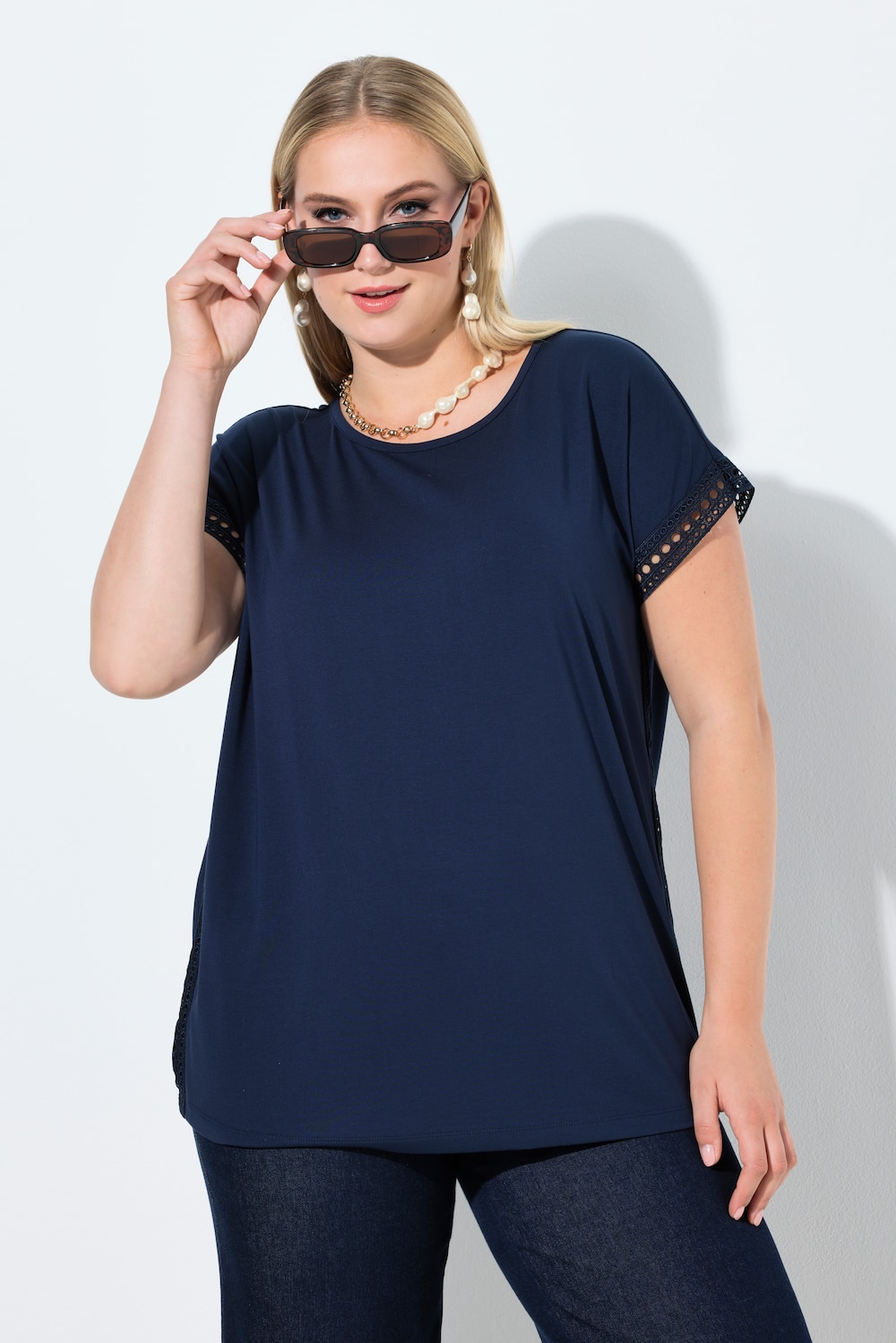 T-shirt, opengewerkt kant, classic, ronde hals, korte mouwen