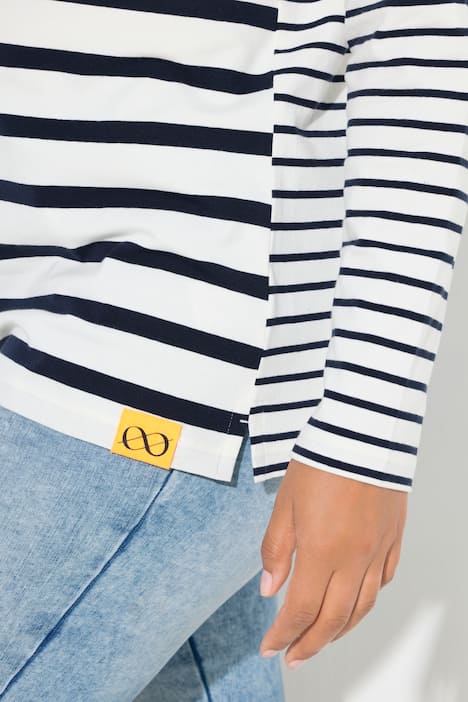 Maglia a righe con maniche lunghe e scollo a girocollo