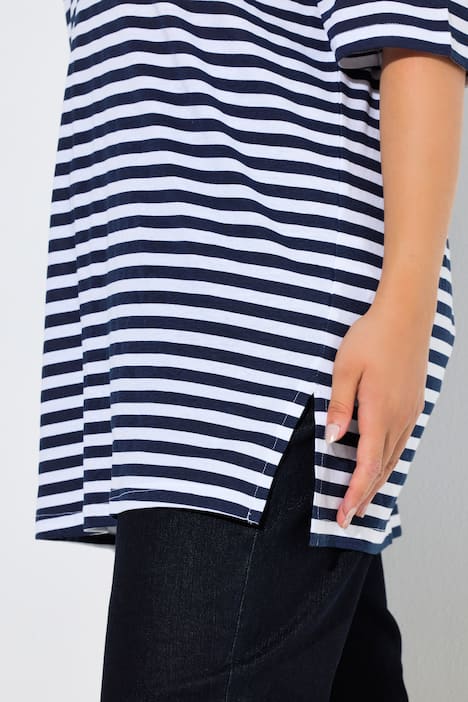 T-shirt rayé, coupe Relaxed Fit, col en V et manches courtes