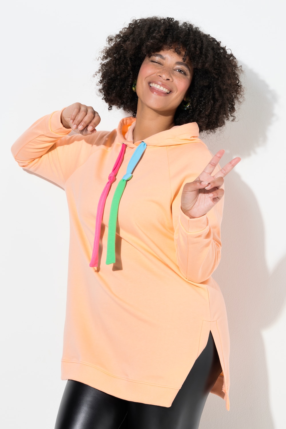 Hoodie, Kapuze mit farbigen Bindebändern