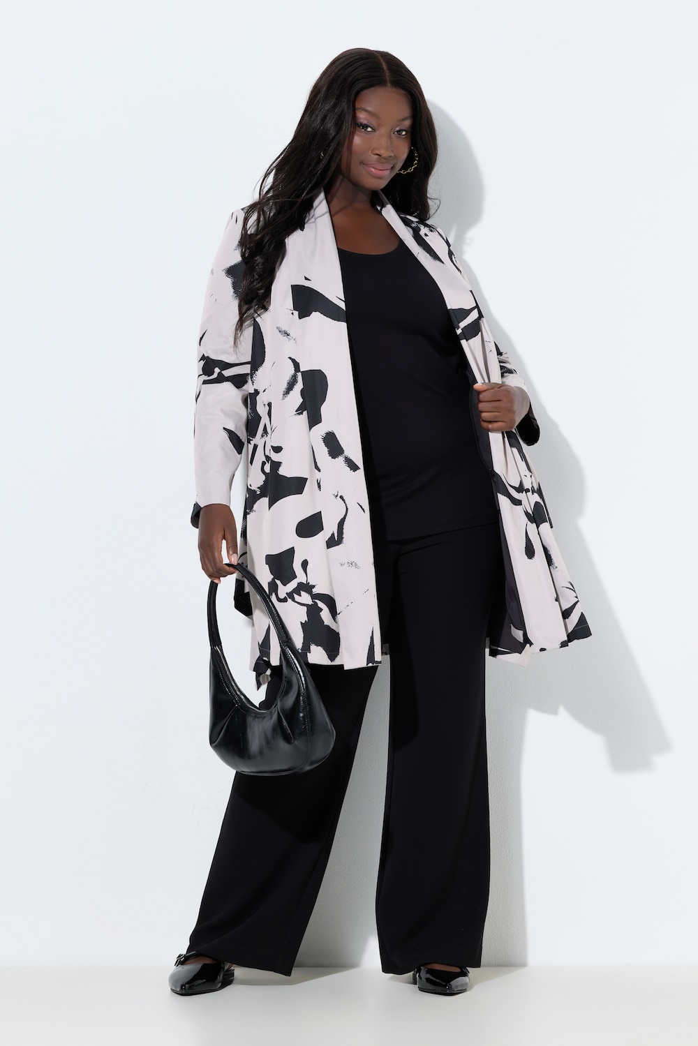 Lang jakke med sjalskrave, åben form, asymmetrisk