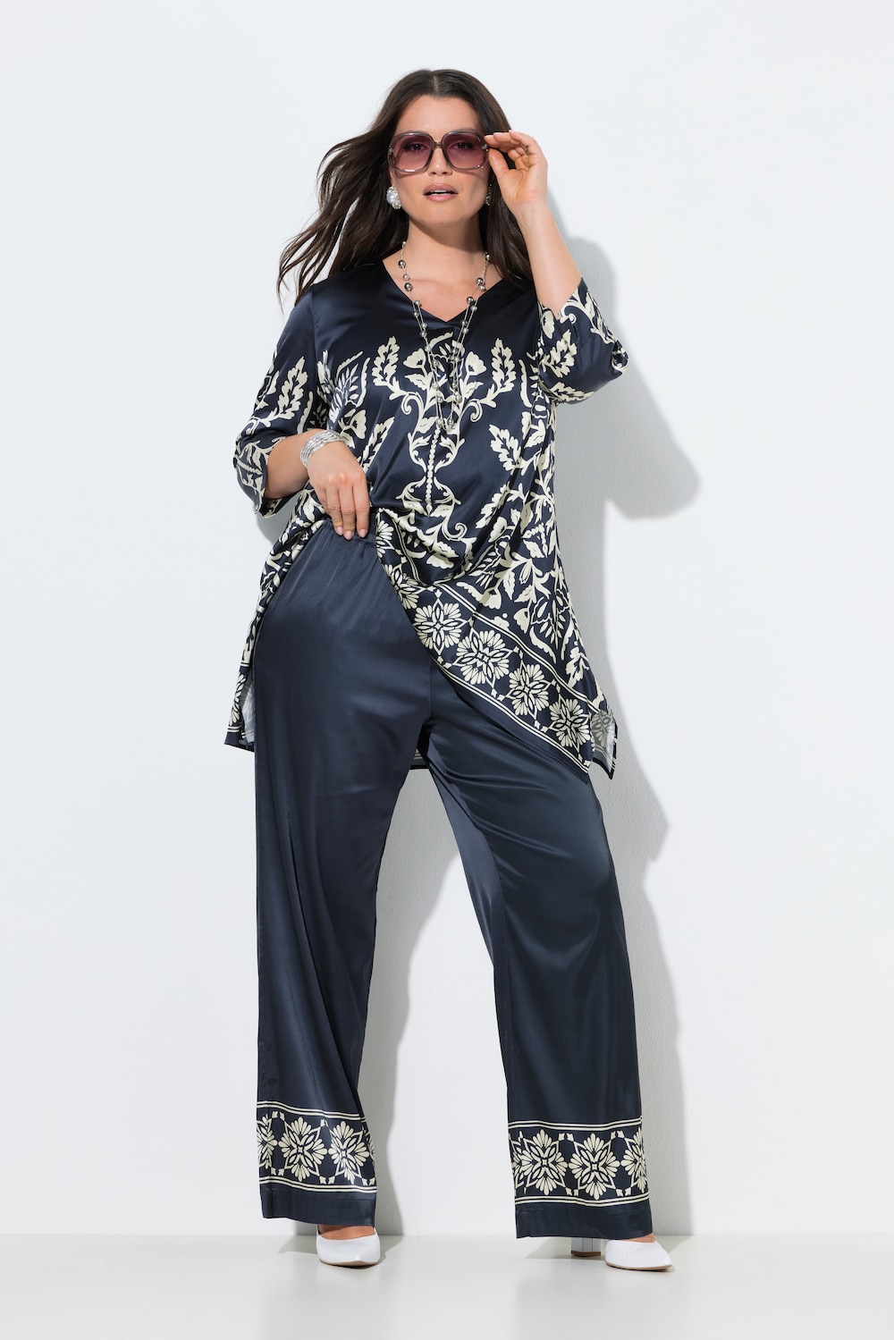 Satijnen broek, wijde rechte pijpen, rand, elastische tailleband