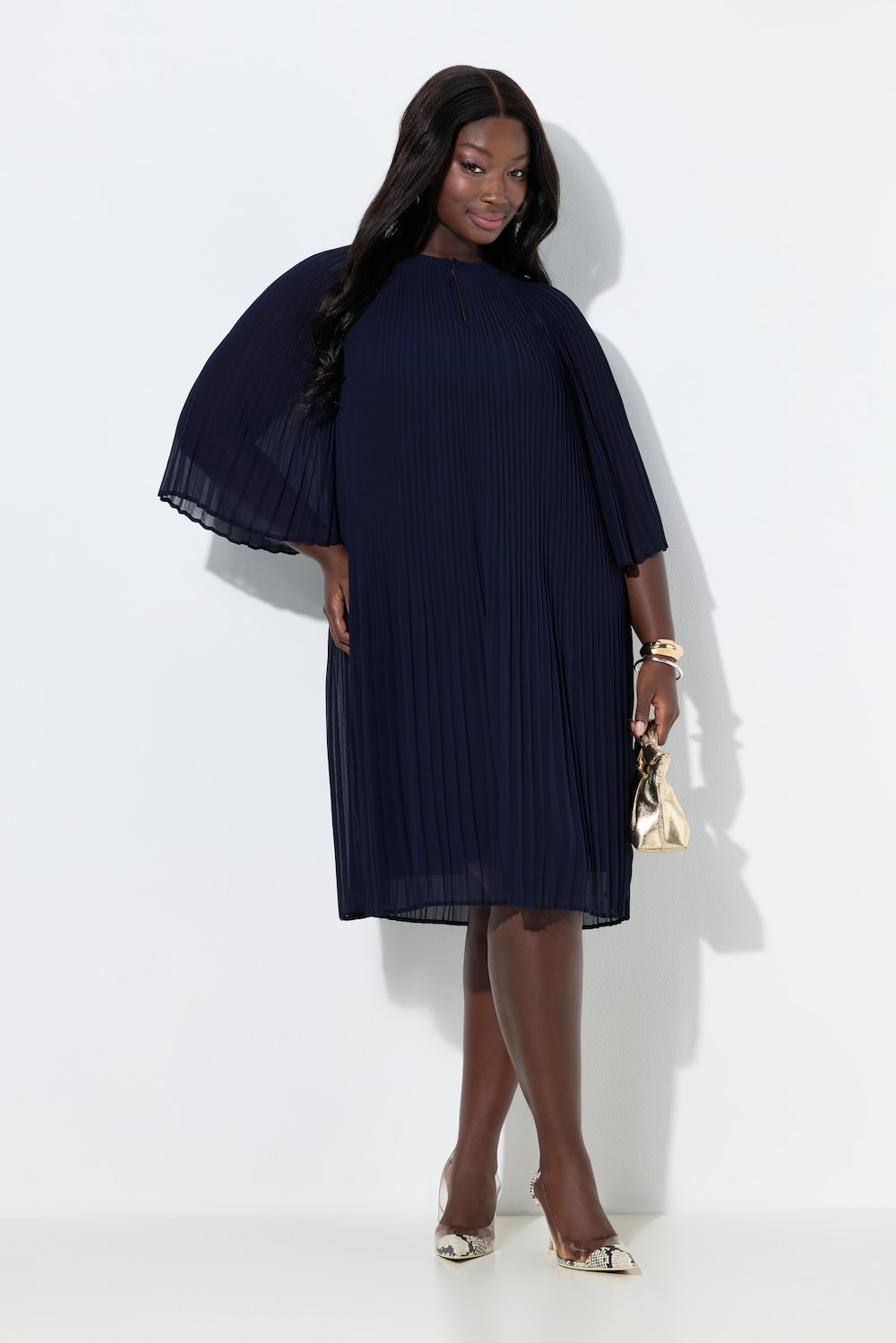 Plisseret kjole, A-form, tunika-udskæring, 3/4-lange ærmer