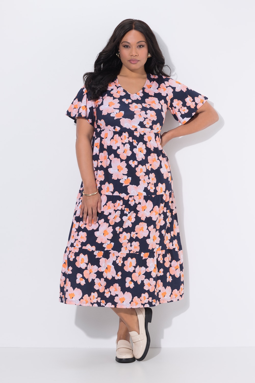 Maxikjole, blomster, A-form, V-udskæring, korte vingeærmer