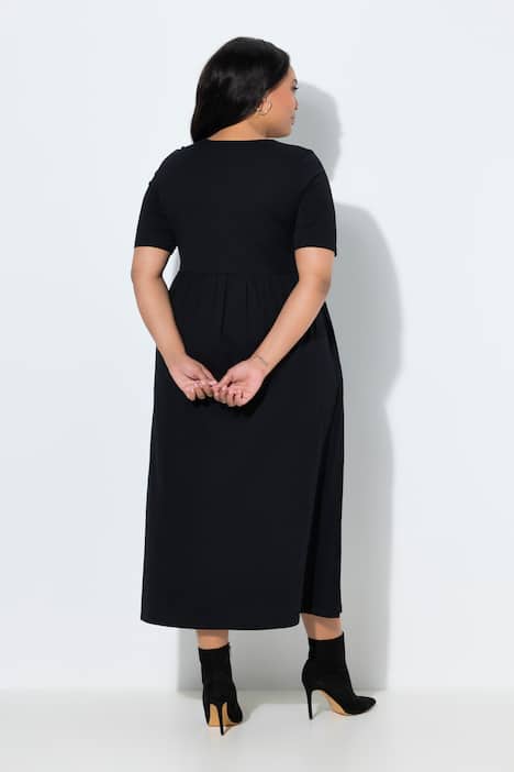 Maxikjole, A-form, tunika-udskæring, korte ærmer, lommer