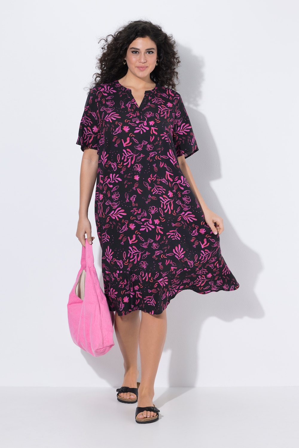 Midikjole, havmotiver, tunikaudskæring, klokkeformede, korte ærmer