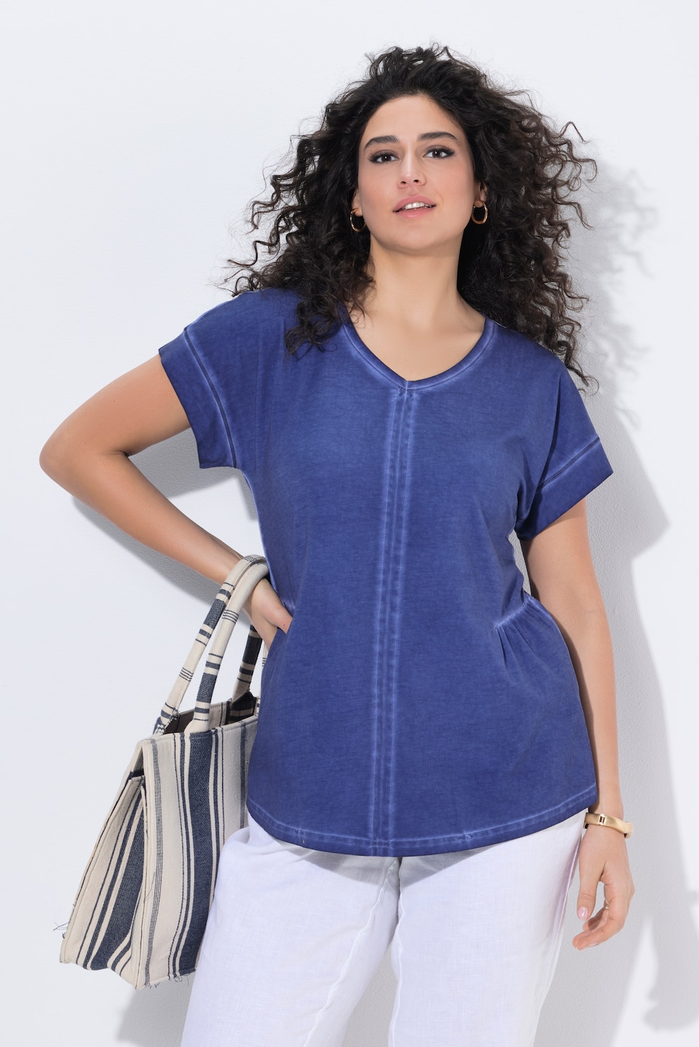 T-shirt, cold dyed, oversized, V-hals, korte mouwen