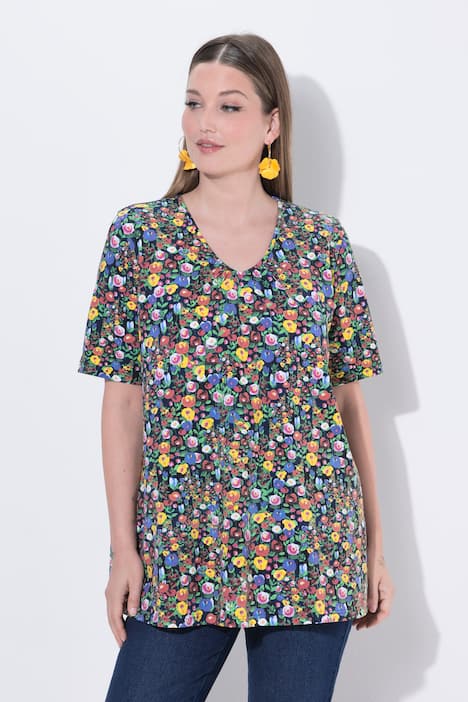 T-shirt, kwiaty, trapezowy krój, dekolt w serek, rękaw 1/2