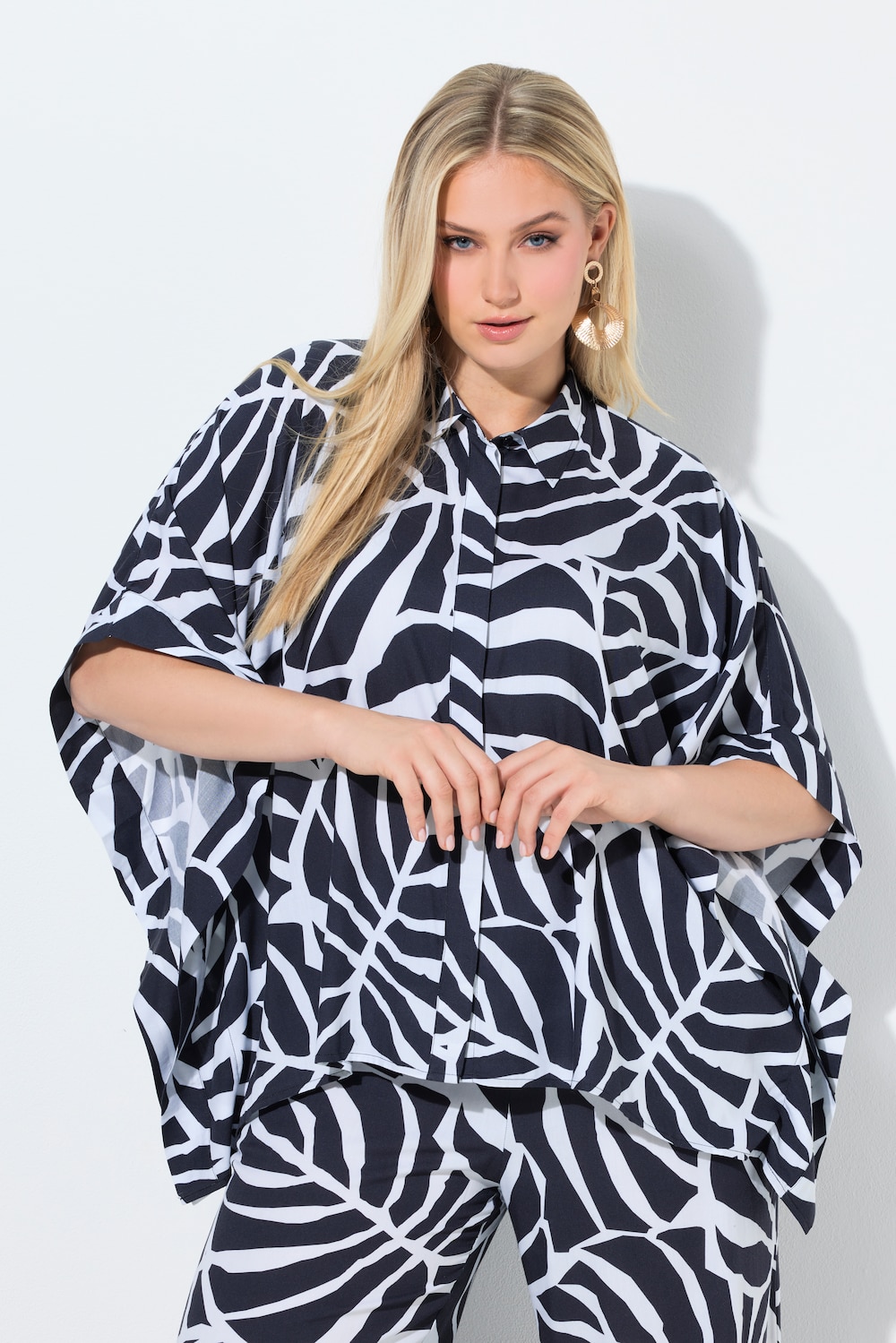 Poncho-blouse, oversized, overhemdkraag, 3/4-mouwen