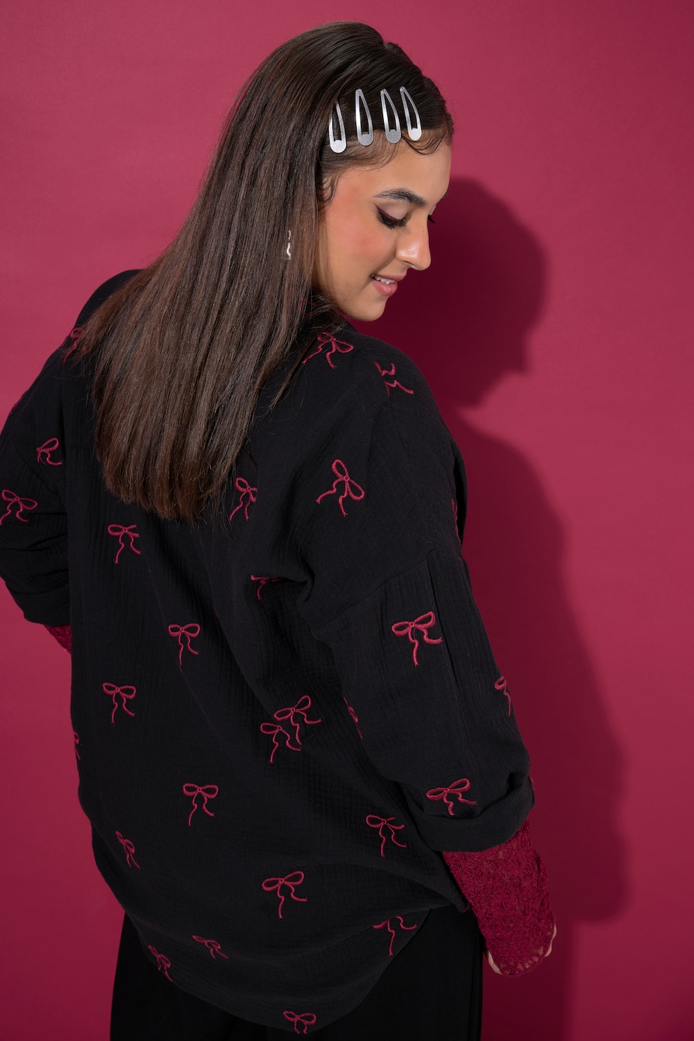 Hemdbluse, oversized, Musselin, Stick-Schleifen