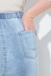 Jean à enfiler, jambe large et taille élastique, petites pierres scintillantes