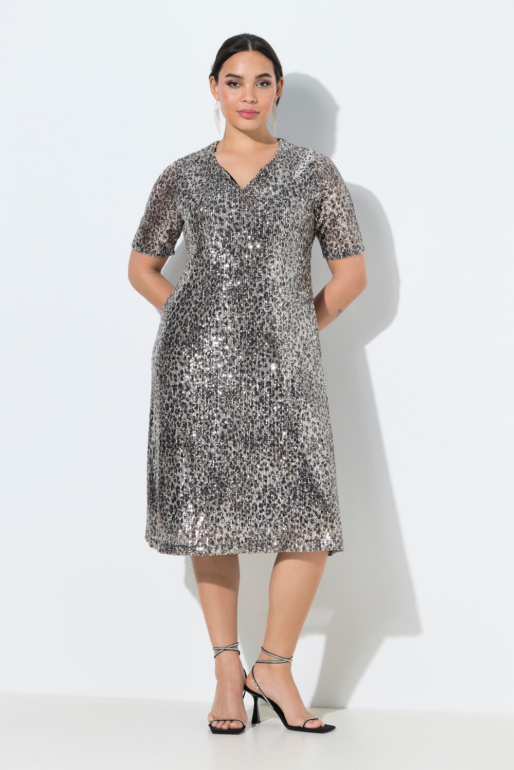 Paillettenjurk, luipaardmotief, A-lijn, korte mouwen