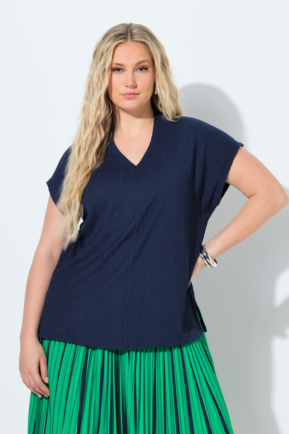 T-Shirt, Oversized, Kelchkragen, V-Ausschnitt, Halbarm