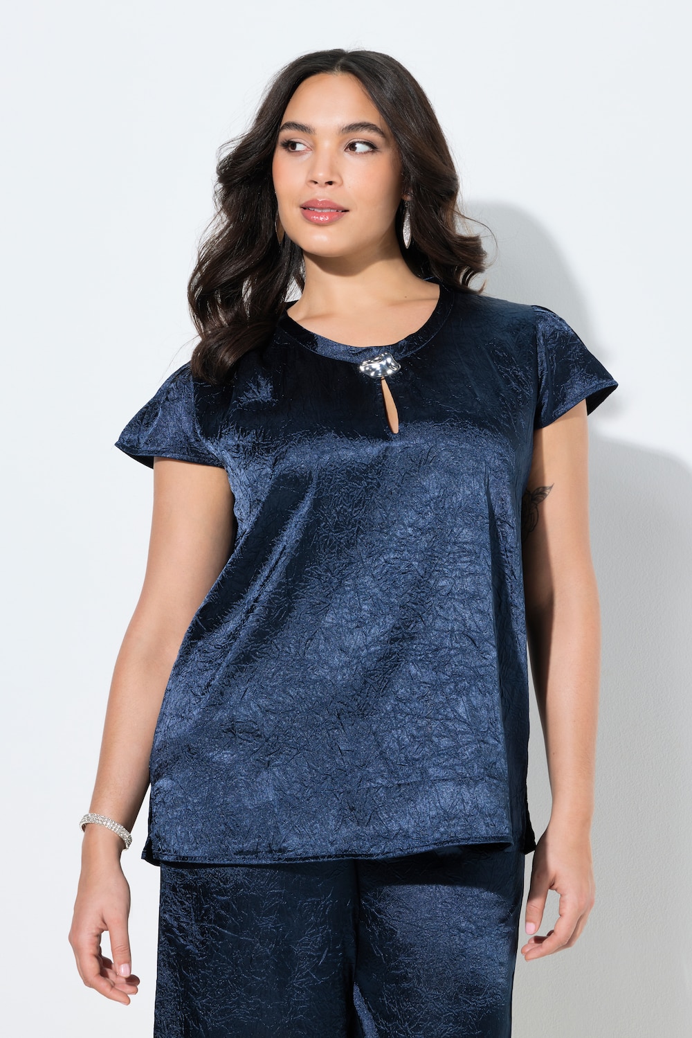 Blousetop, A-lijn, broche, ronde hals, kapmouwen