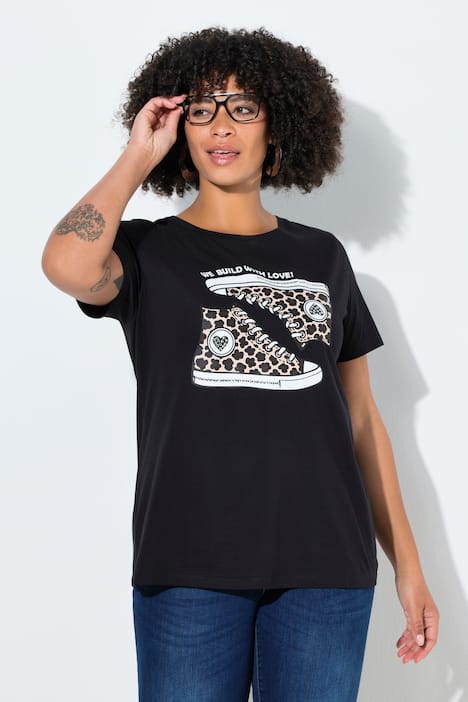 T-shirt manches courtes et motif chaussures de sport, coupe Comfort Fit