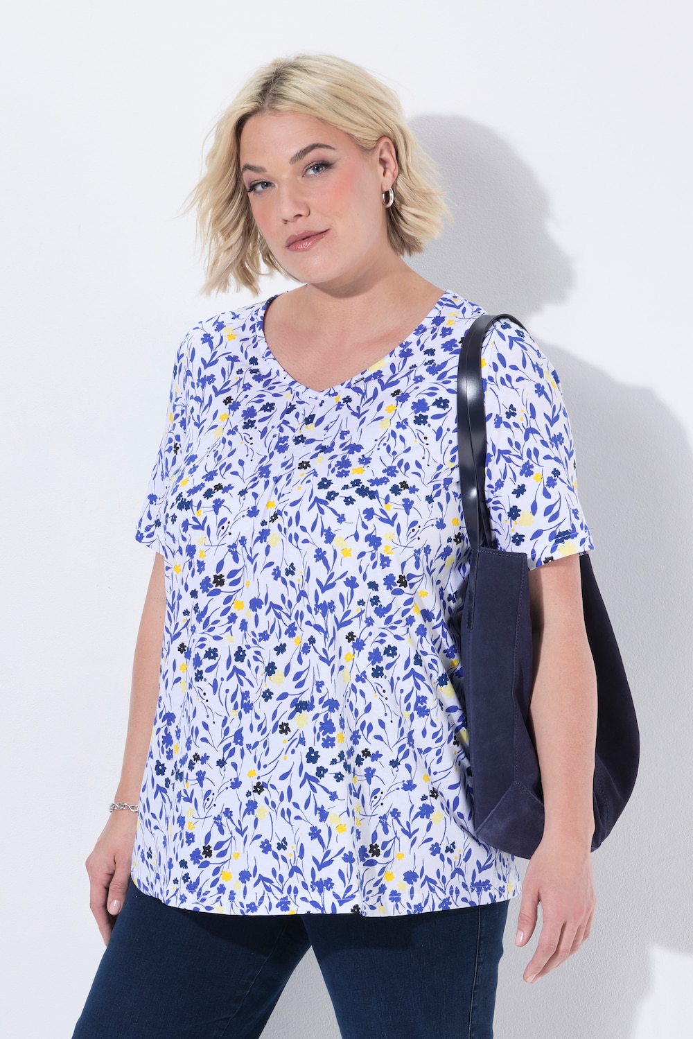 T-shirt, bloemen, sierplooien, V-hals, korte mouwen