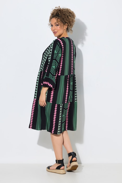 Robe imprimé graphique, col tunisien et manches 3/4