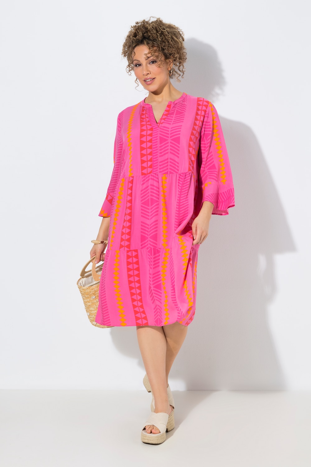 Kleid, grafischer Druck, Tunika-Ausschnitt, 3/4-Arm