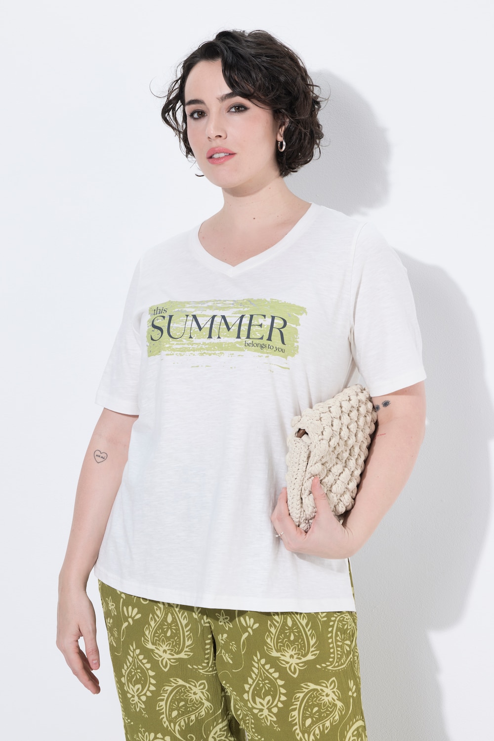 Klassisk t-shirt med skrift og V-hals