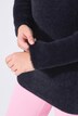 Sweter, regularny krój, fantazyjny splot, falbana przy dekolcie