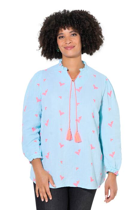 Halenka, A střih, mušelín se srdcovou výšivkou, dlouhé rukávy