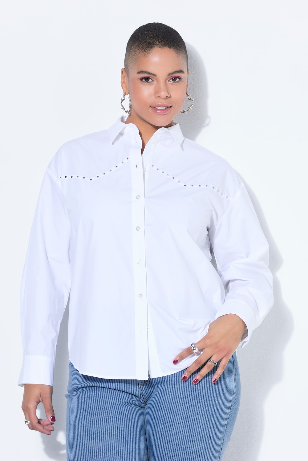 Overhemdblouse, oversized model, sierstuds