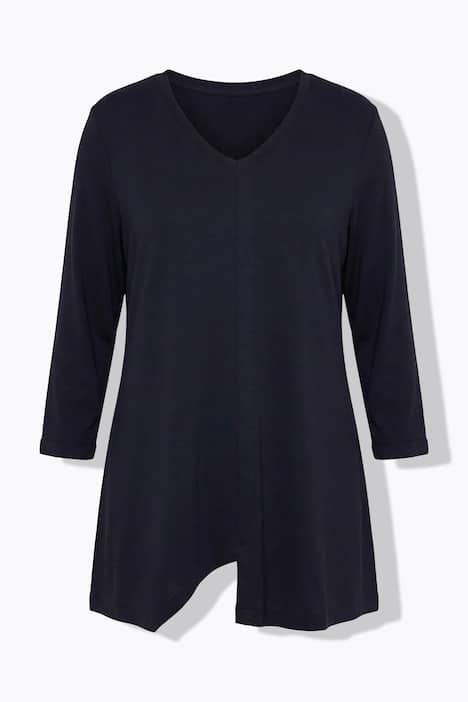 T-shirt dal taglio svasato con orlo asimmetrico e maniche a 3/4