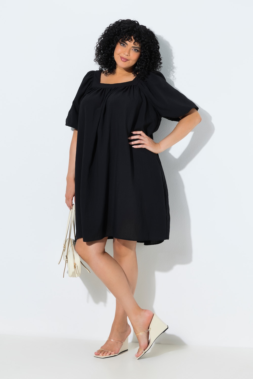 Kjole, A-linje, firkanthals, ballong-halvermer