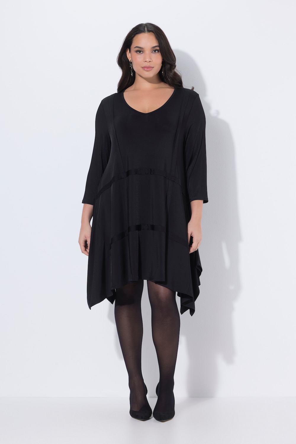 Große Größen Slinky Kleid mit Zipfelsaum, Damen, schwarz, Größe: 46/48, Viskose, Ulla Popken