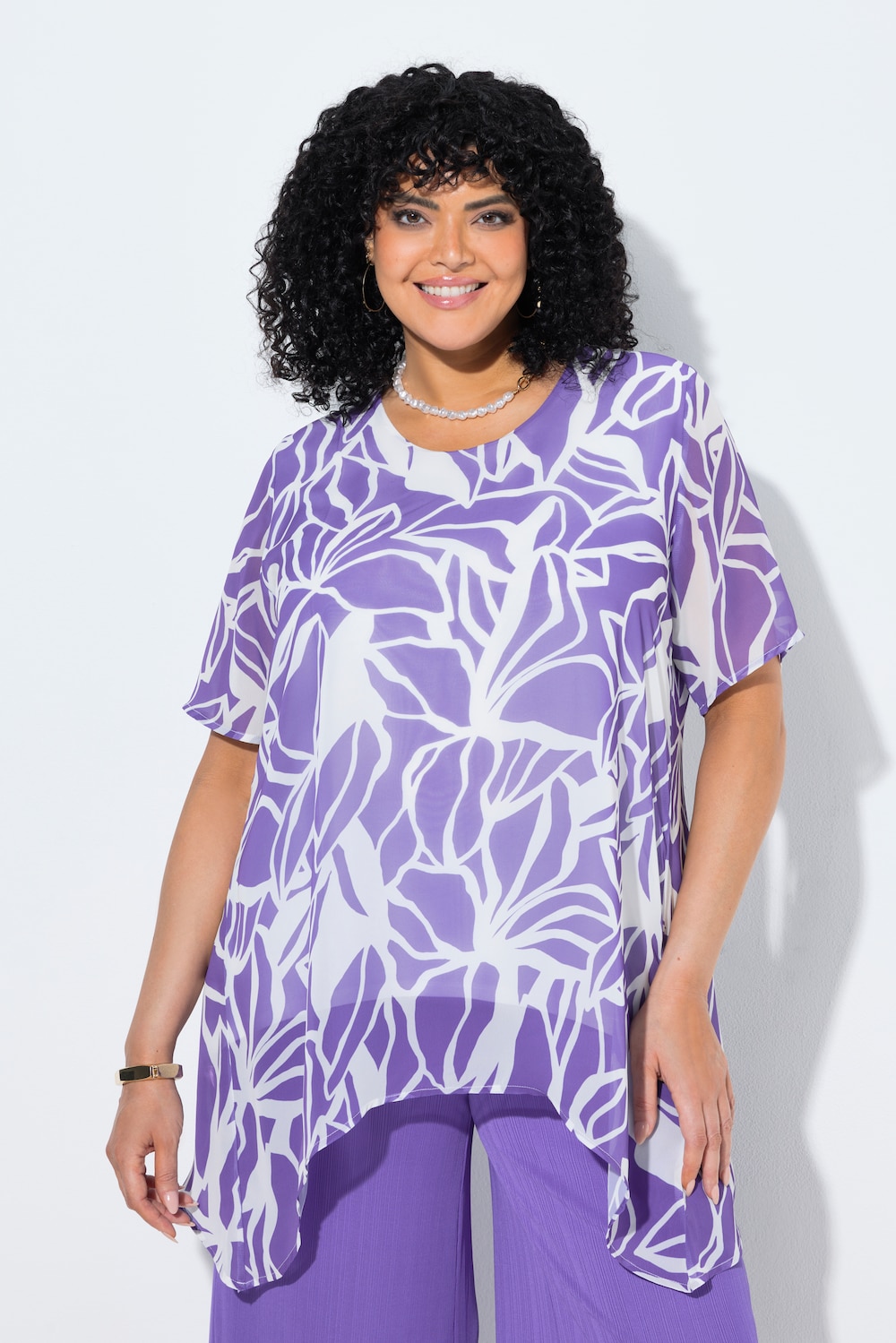 Chiffon-Bluse, Rückenschlitz, Rundhals, Halbarm