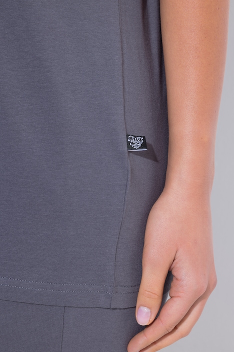 Pyjama, satijnen borstzak, V-hals, korte mouwen