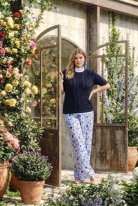 Pull motif torsadé, manches courtes et col rond