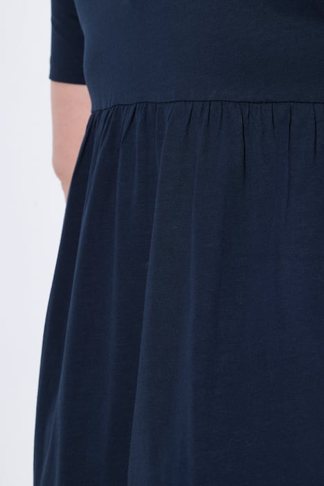 Maxi abito in cotone biologico con effetto incrociato, scollo a V e mezze maniche a palloncino