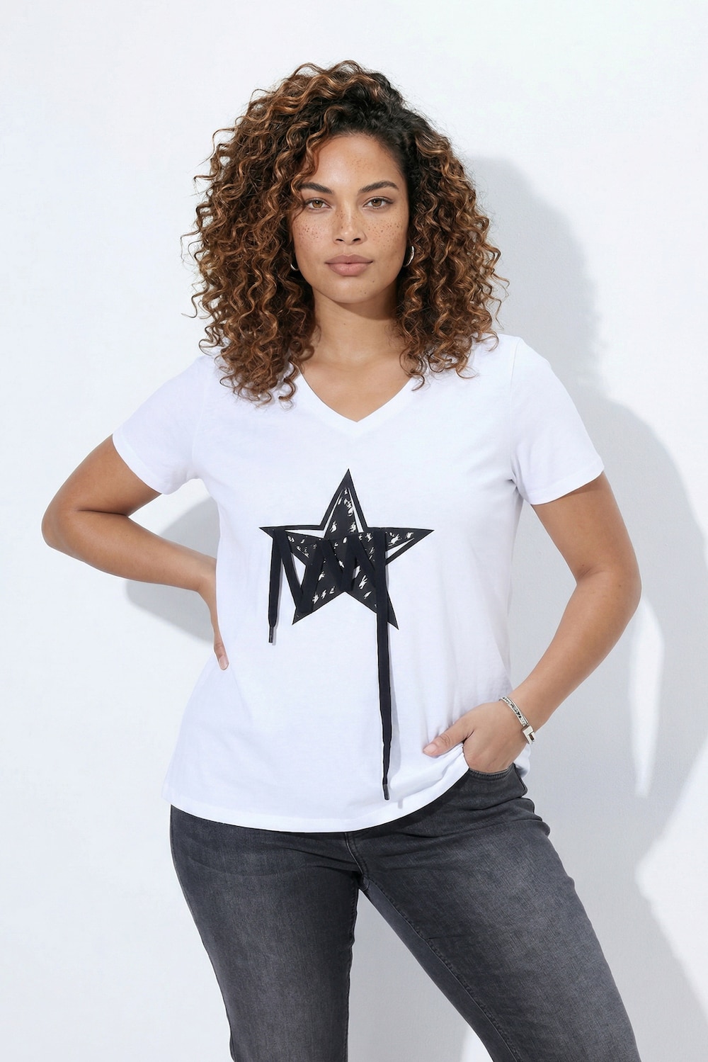 T-Shirt, Komfort Fit, Stern mit Zierbändern