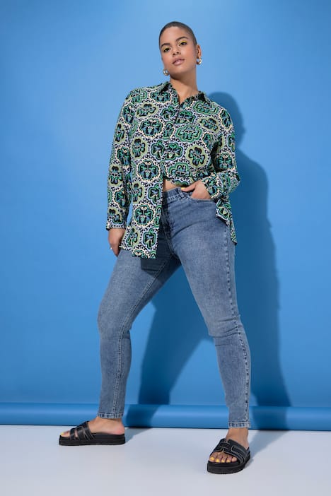 Skinny-farkut, kapeat lahkeet, joustavaa denimiä, viisitaskumalli