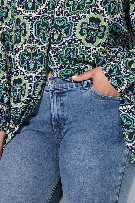 Skinny-farkut, kapeat lahkeet, joustavaa denimiä, viisitaskumalli