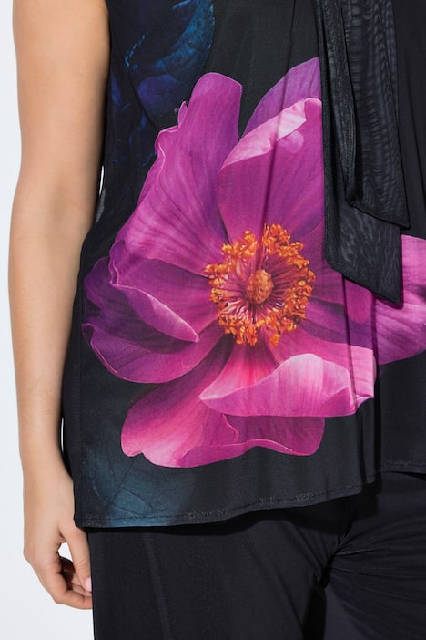 Blouse doublée sans manches, col montant et motif floral, coupe évasée