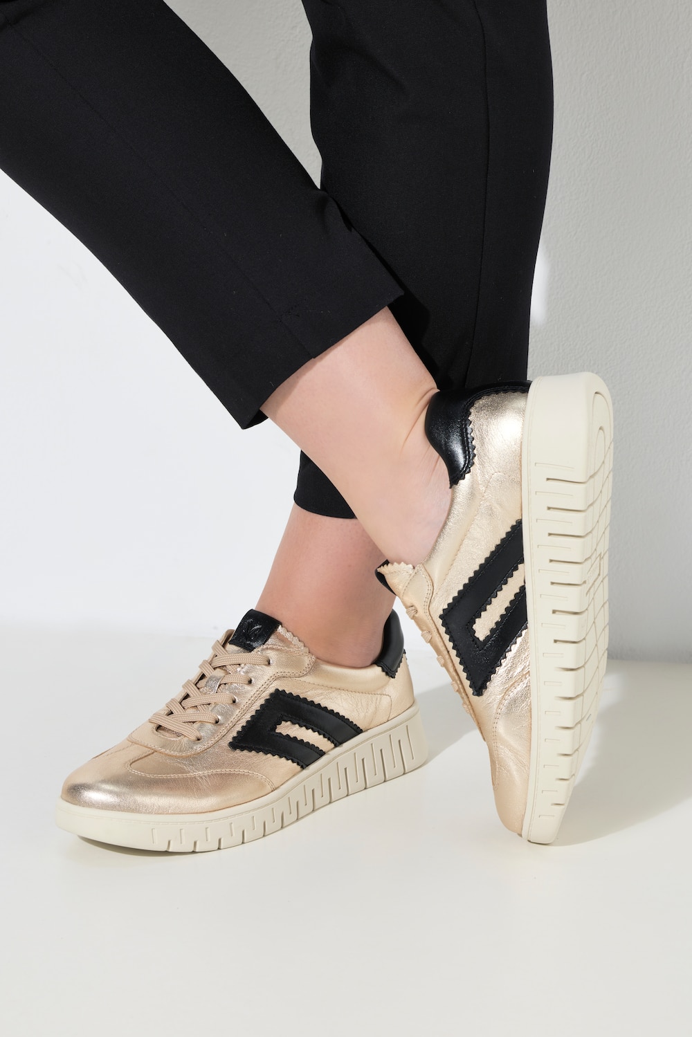 Caprice Leder-Sneaker, Wechselfussbett, Weite H