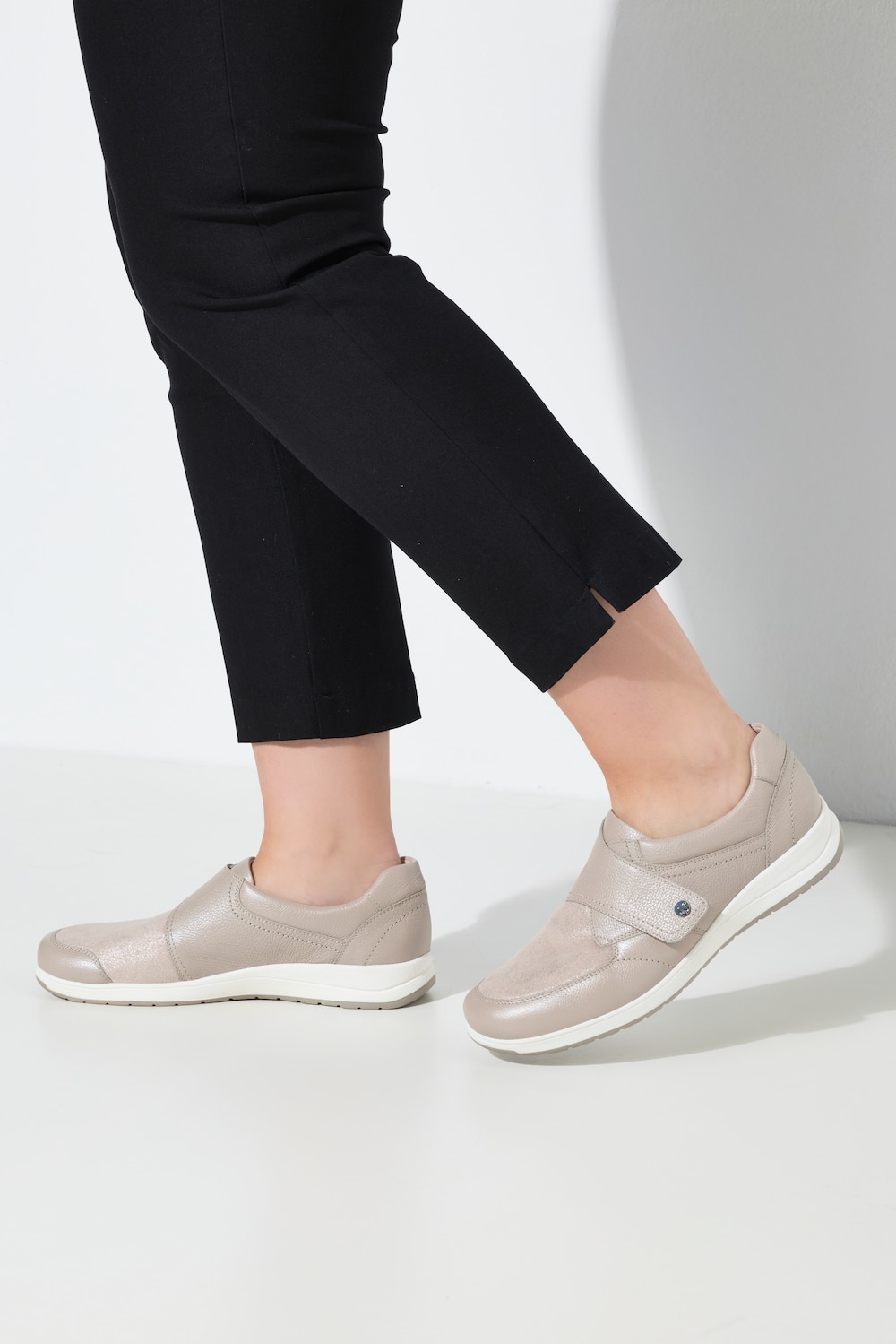 Caprice Leder-Slipper, Klettriegel, Wechselfußbett, Weite K