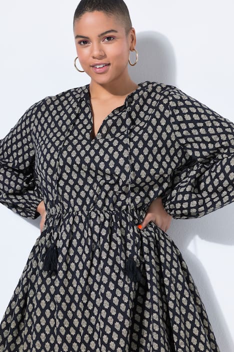 Kleid, kurze, bequeme Passform, Struktur und Muster