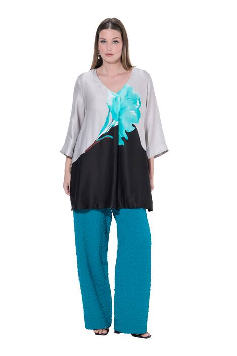 Saténová halenka, květinový vzor, A-linie, V výstřih, 3/4 rukáv