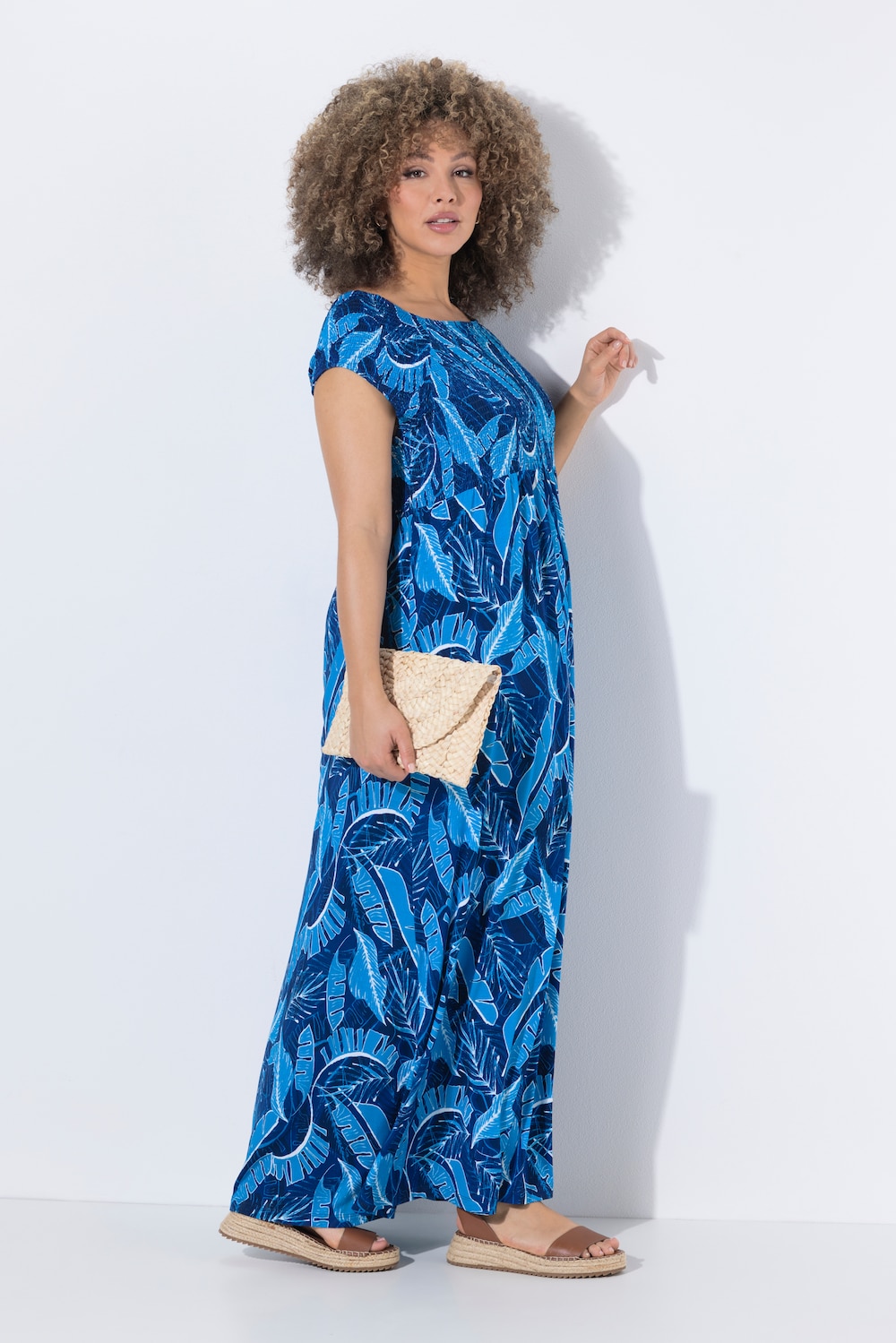 Gesmokte maxi-jurk, bladeren, carréhals, korte mouwen