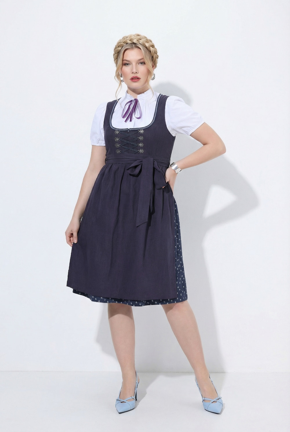 Dirndl van linnenmix, bloemen, carree hals, vetersluiting