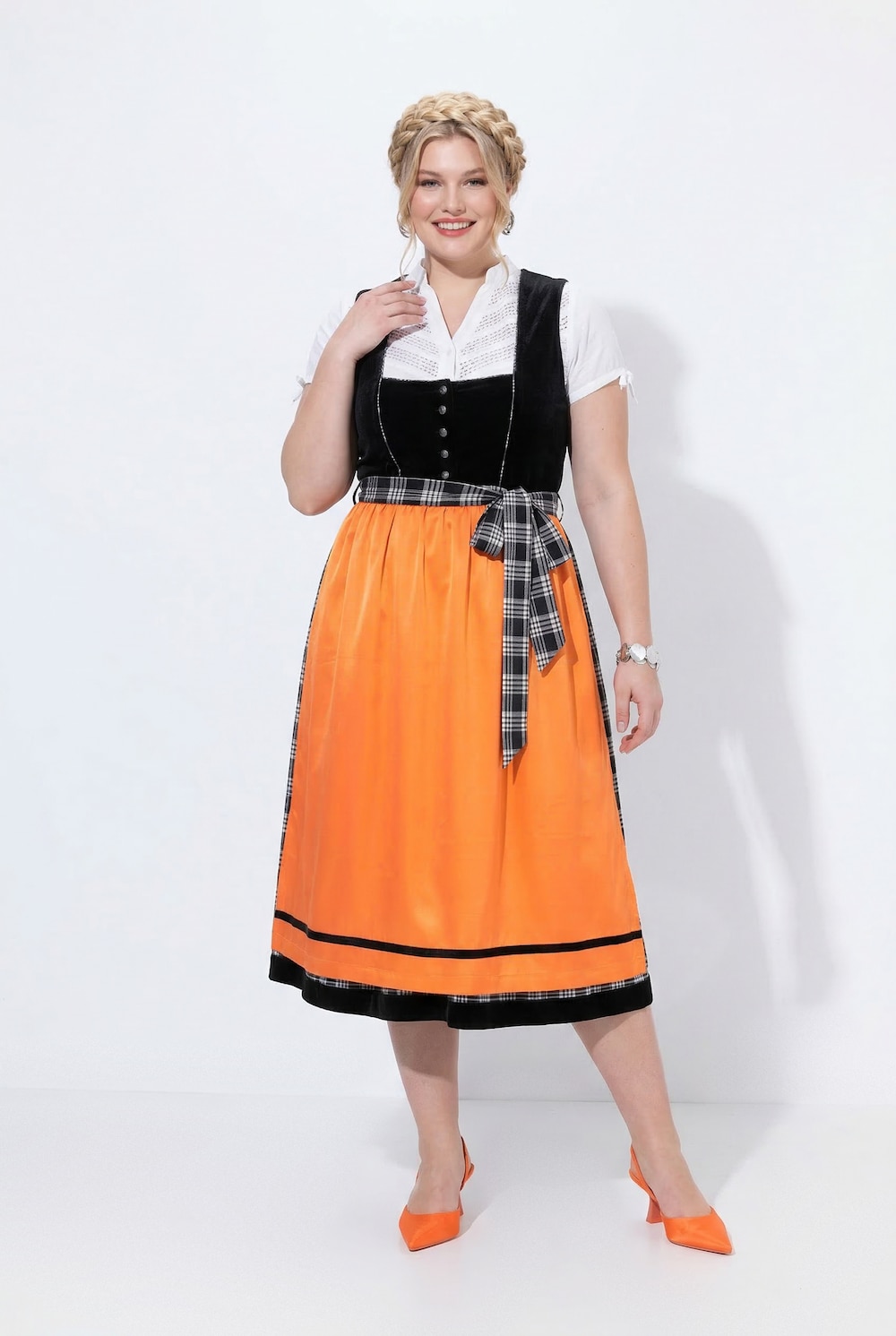 Samt-Dirndl, Karomuster, Carré-Ausschnitt