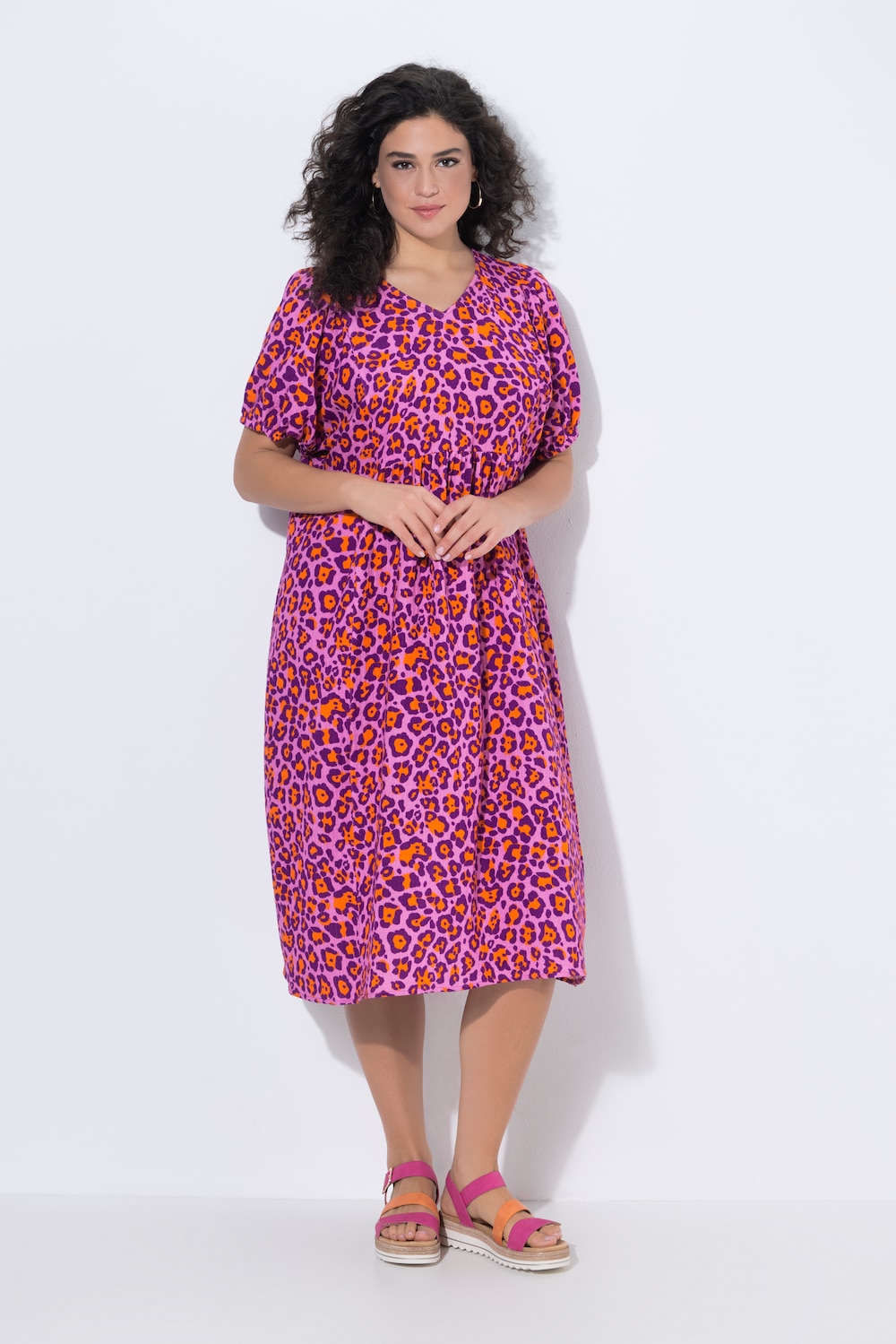 Musselin-Kleid, Leomuster, A-Linie, V-Ausschnitt, Halbarm