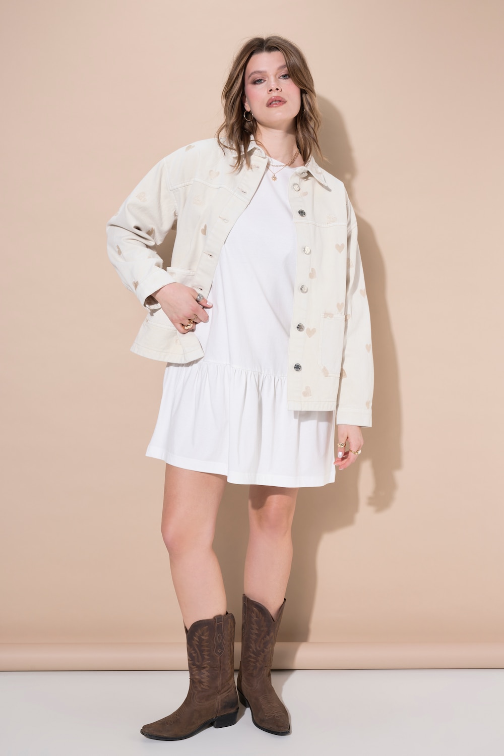 Denimjakke i heavy denim og oversize med hjerter