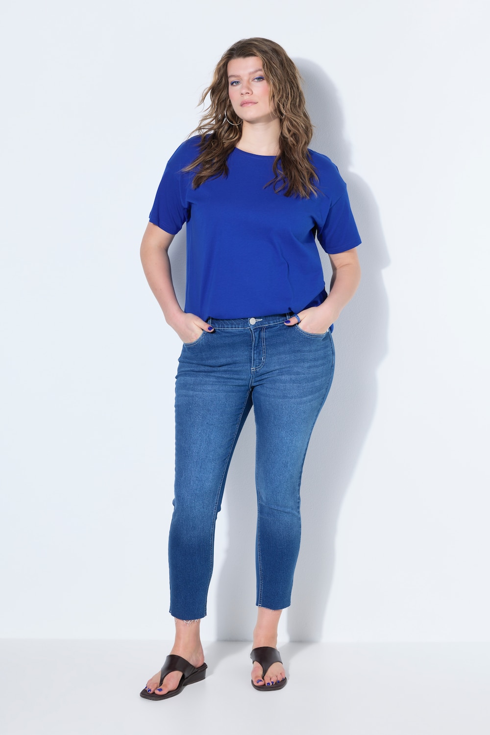 Verkürzte Jeans, 5-Pocket, Fransensaum