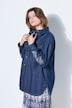 Camicia in denim, taglio oversize, ricamo sulle maniche
