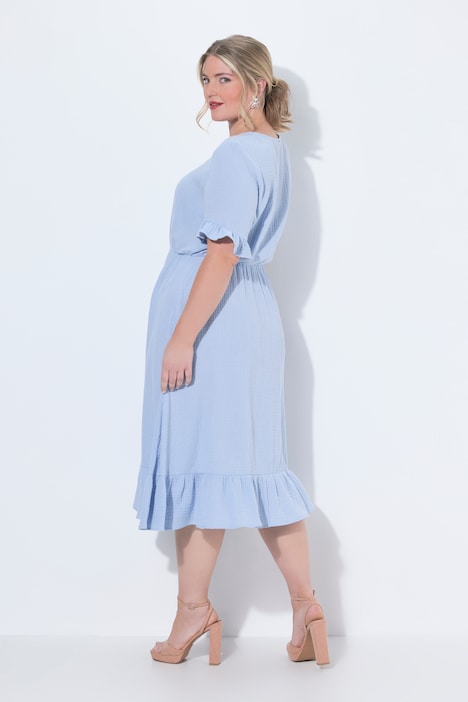 Robe en mousseline, longueur midi et manches courtes, volants