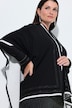 Strickponcho, farbige Kanten, Ziersteine, offene Form